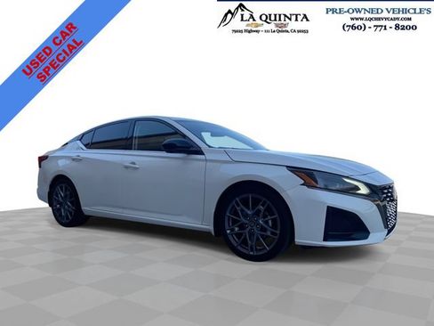 Used 2023 Nissan Altima 2.0 SR FWD image 1