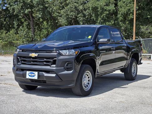 Used 2023 Chevrolet Colorado W/T RWD image 3