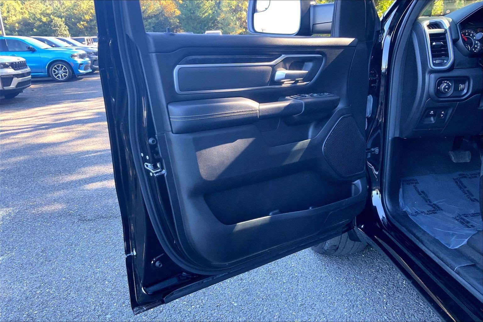 Used 2023 RAM 1500 Big Horn AWD/4WD image 18