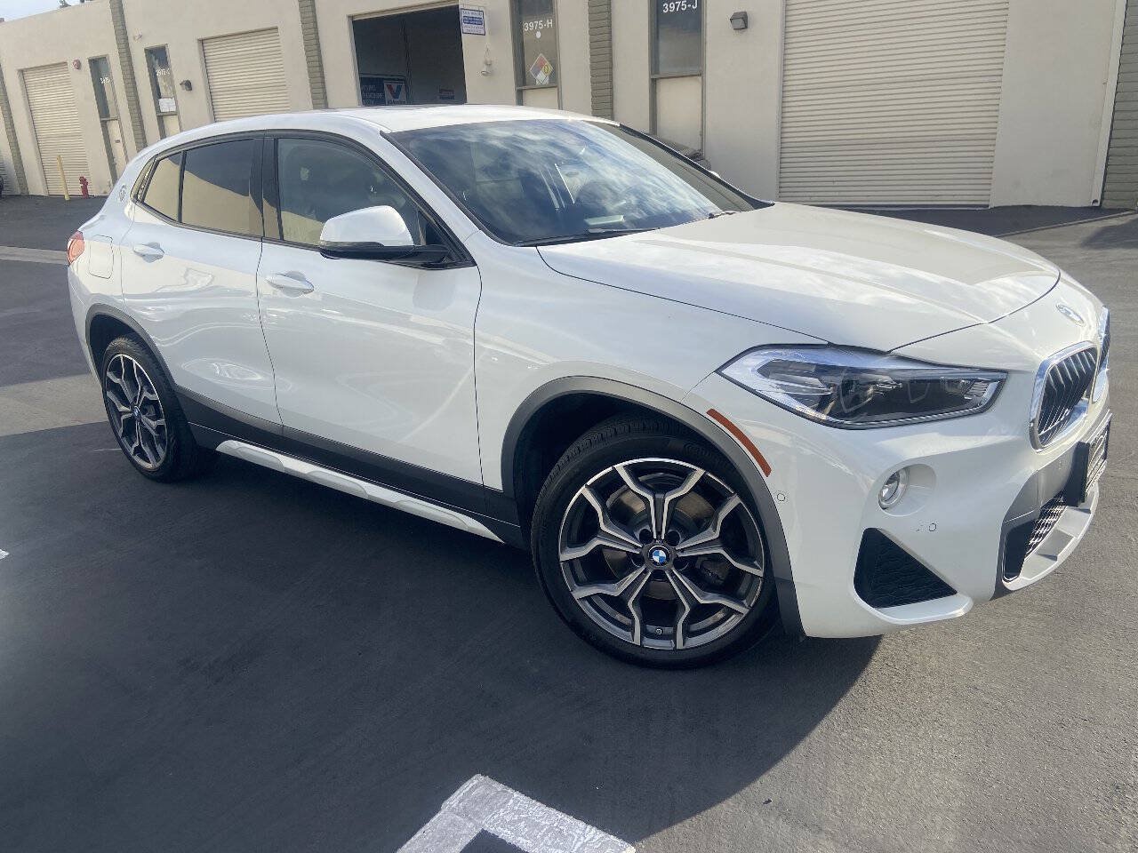 Used 2018 BMW X2 xDrive28i w/ M SportX Package AWD/4WD image 4