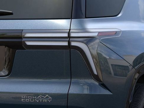 New 2026 Chevrolet Traverse High Country image 11