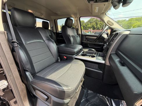 Used 2018 RAM 2500 Big Horn w/ Sport Appearance Group AWD/4WD image 29