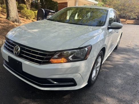 Used 2016 Volkswagen Passat 1.8T S FWD image 2