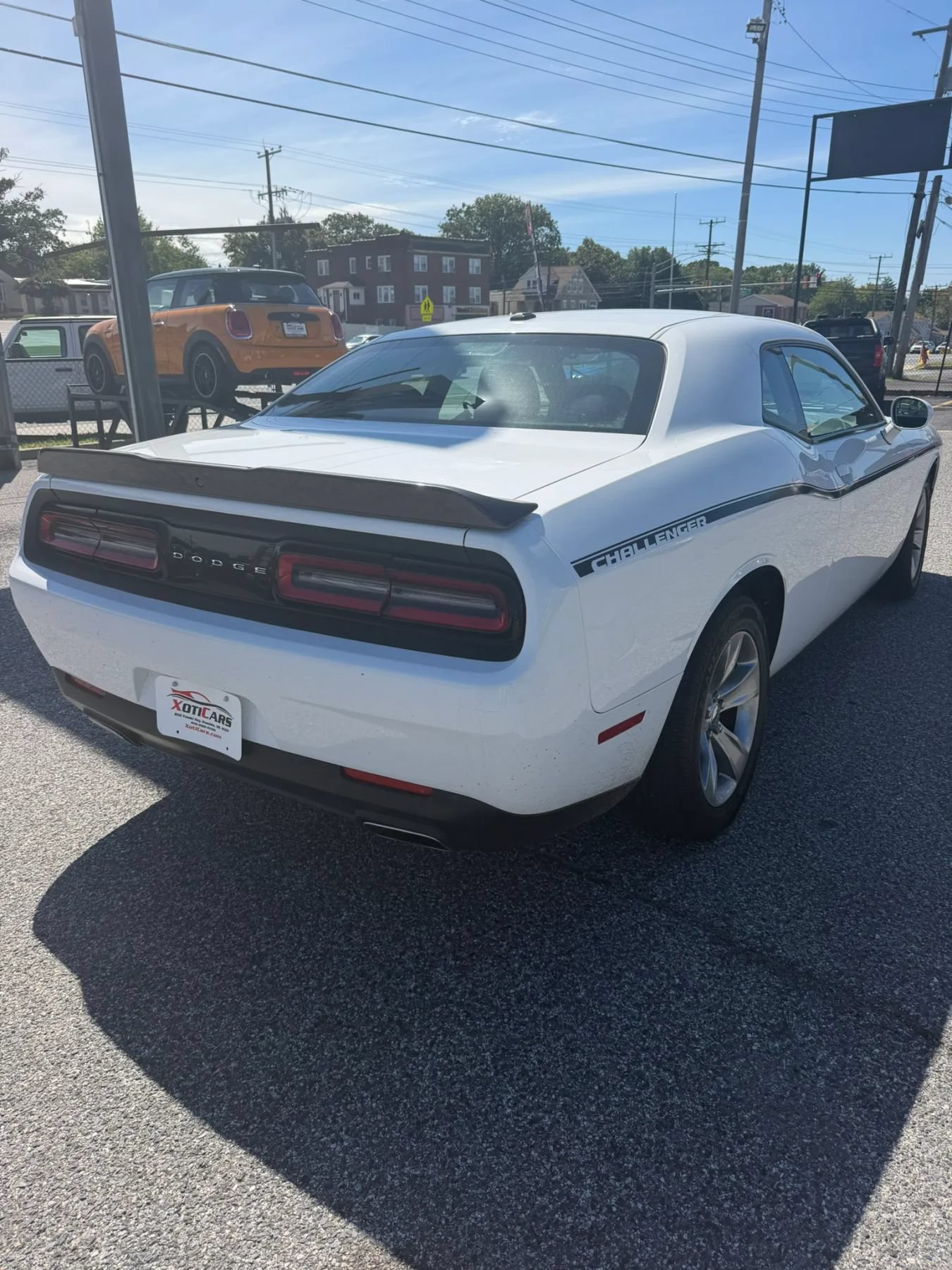 Used 2016 Dodge Challenger SXT RWD image 25
