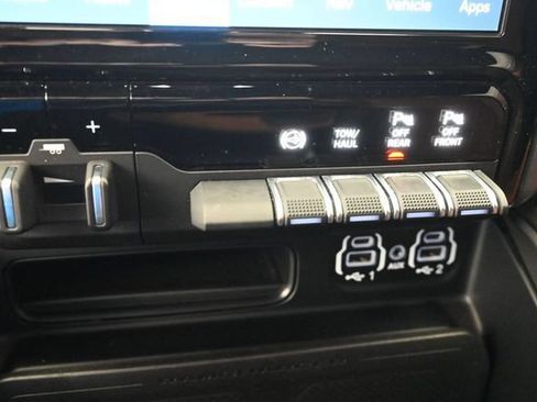 Used 2024 RAM 2500 Limited w/ Safety Group AWD/4WD image 45