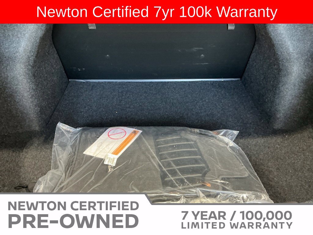 Used 2025 Nissan Versa S w/ Trunk Package FWD image 18