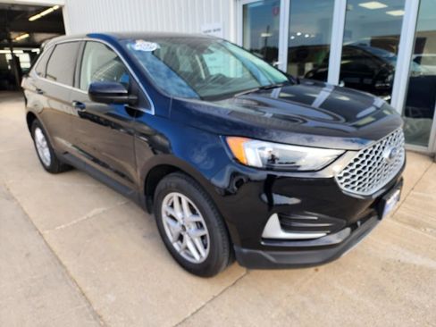 Used 2023 Ford Edge SEL image 4