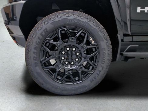 New 2026 GMC Hummer EV 4x4 Crew Cab image 26