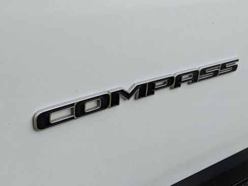 Used 2025 Jeep Compass Limited AWD/4WD image 10