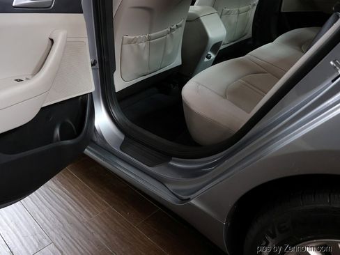 Used 2017 Hyundai Sonata SE image 25