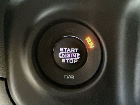 Used 2021 Jeep Wrangler Unlimited Sahara AWD/4WD image 21