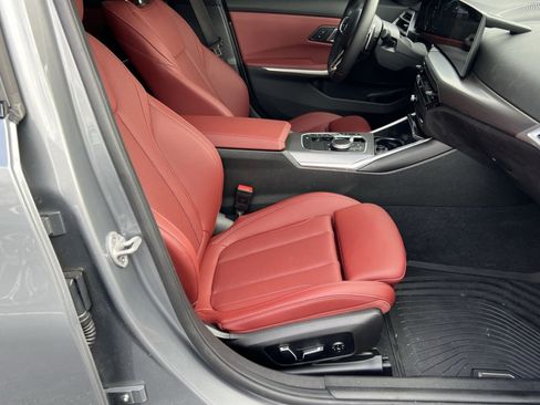 Used 2025 BMW 330i Sedan w/ M Sport Package image 30