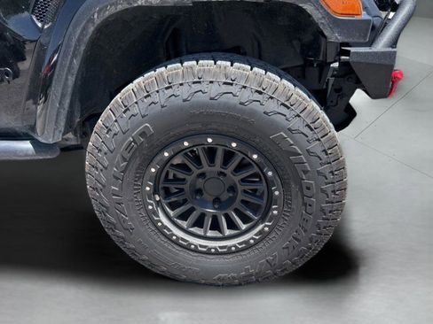 Used 2024 Jeep Gladiator Sport AWD/4WD image 25