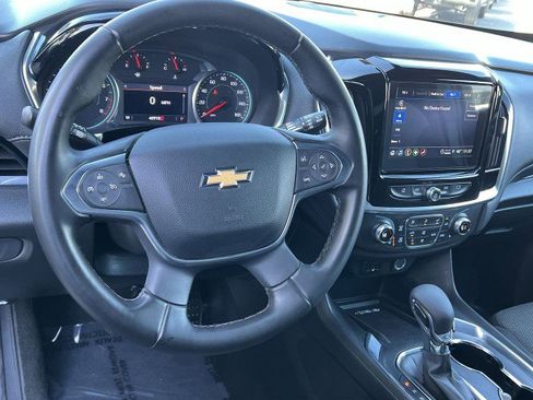 Used 2023 Chevrolet Traverse LT image 11