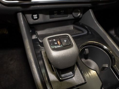 Certified 2025 Nissan Rogue SV image 17