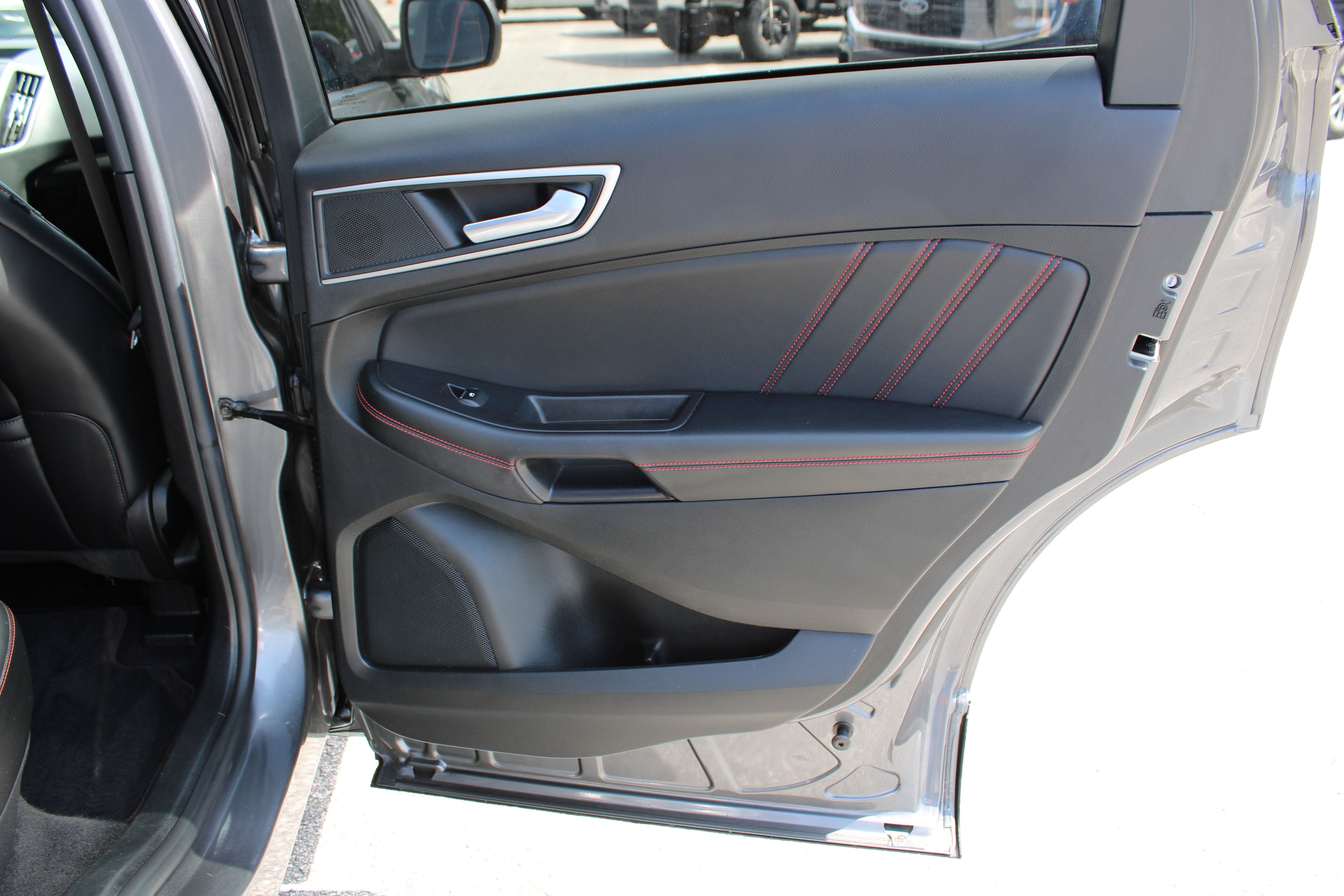 Used 2023 Ford Edge ST-Line AWD/4WD image 14
