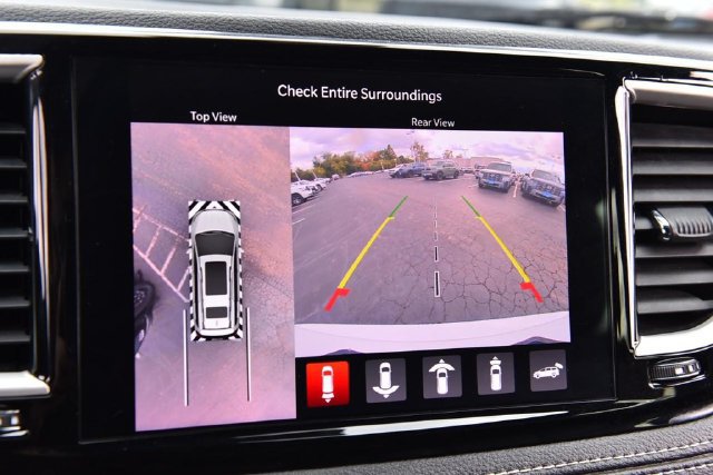 Used 2023 Chrysler Pacifica Touring-L w/ S Appearance Package FWD image 13
