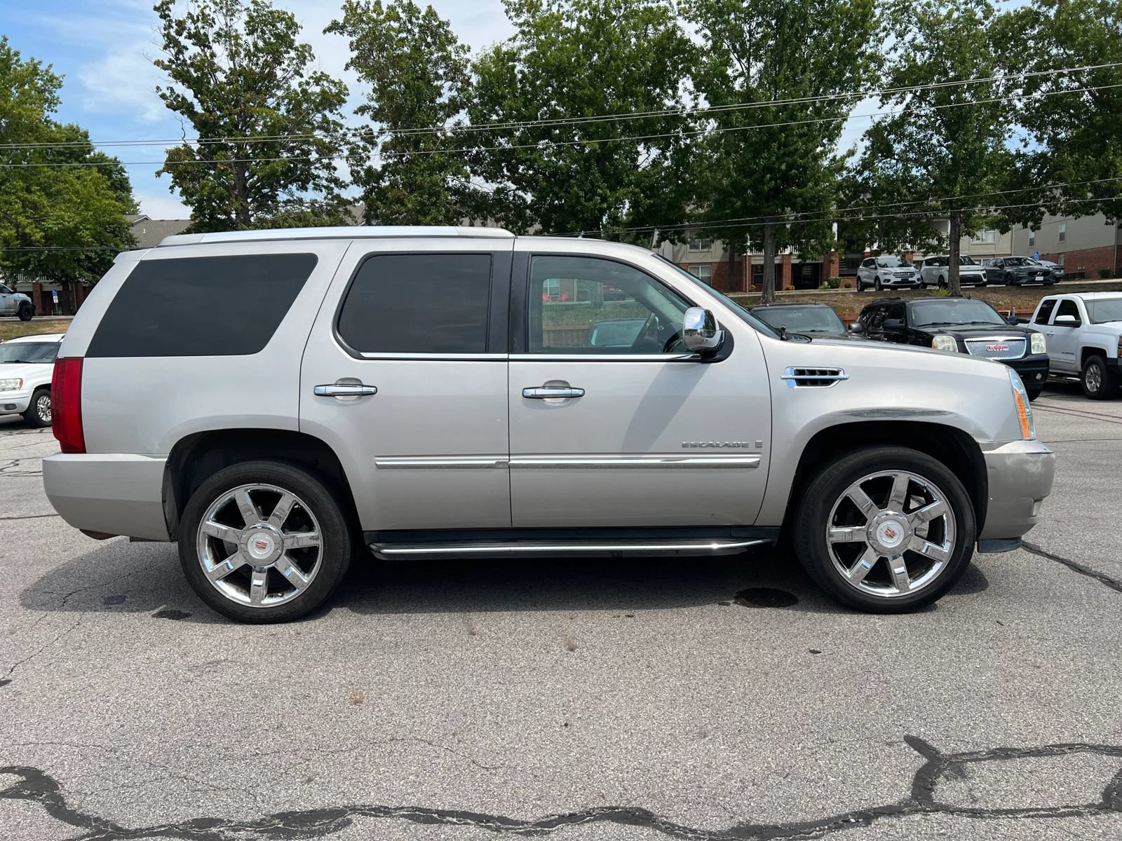 Used 2007 Cadillac Escalade AWD w/ Climate Package image 6