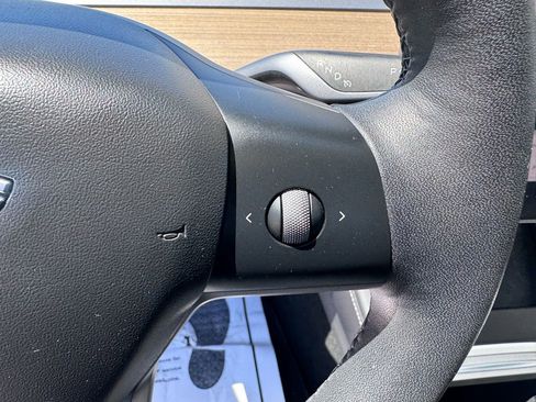 Used 2022 Tesla Model 3 Long Range AWD/4WD image 17