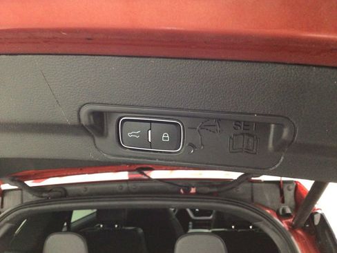Used 2025 Ford Explorer ST-Line w/ ST-Line Street Pack AWD/4WD image 24