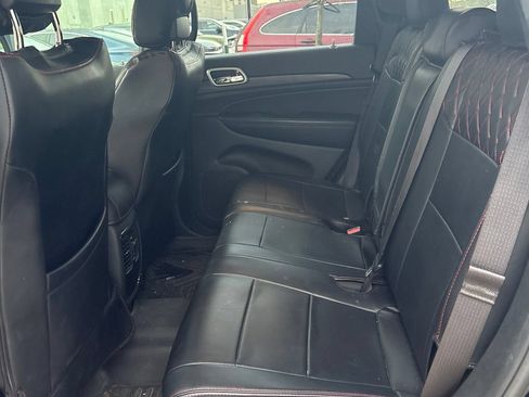 Used 2019 Jeep Grand Cherokee Laredo RWD image 19