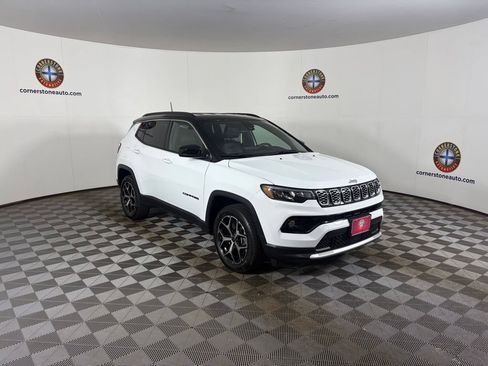 Used 2025 Jeep Compass Limited AWD/4WD image 17