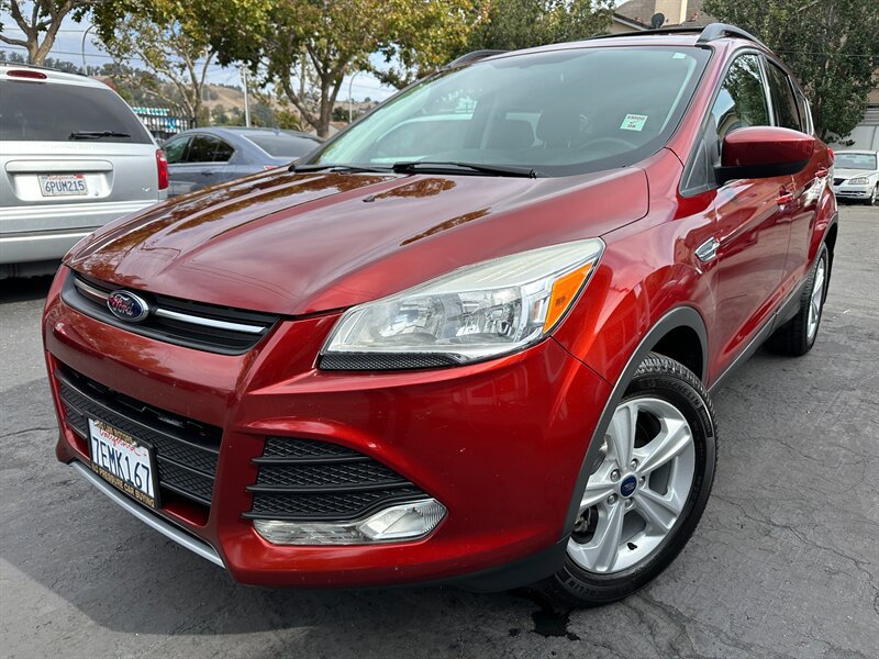 Used 2014 Ford Escape SE w/ Equipment Group 201A AWD/4WD image 1