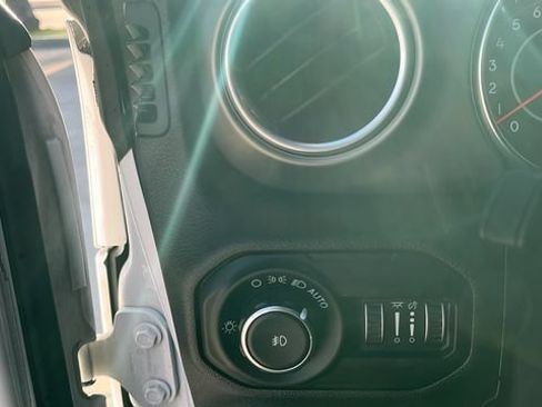 Used 2019 Jeep Wrangler Unlimited Rubicon AWD/4WD image 8