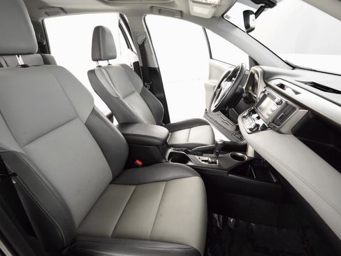 Used 2013 Toyota RAV4 Limited FWD image 10