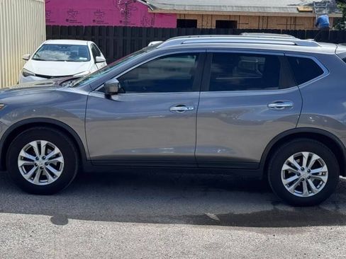 Used 2016 Nissan Rogue SV w/ SV Premium Package AWD/4WD image 2