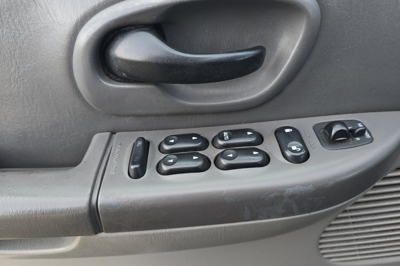 Used 2002 Ford F150 4x4 SuperCrew image 11