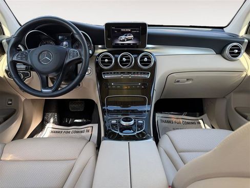 Used 2019 Mercedes-Benz GLC 300 4MATIC image 11