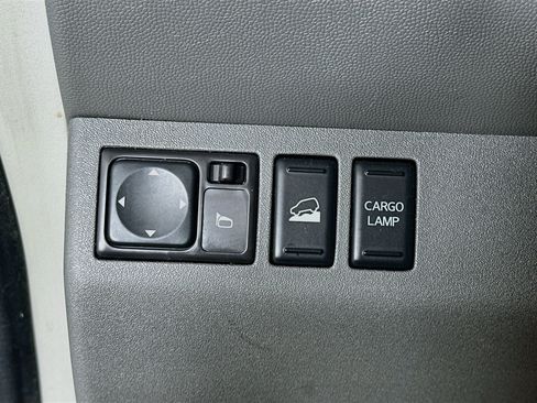Used 2014 Nissan Frontier SV AWD/4WD image 17