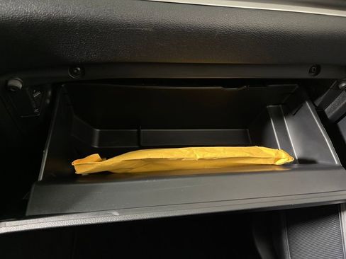 Used 2021 Ford Explorer XLT image 27