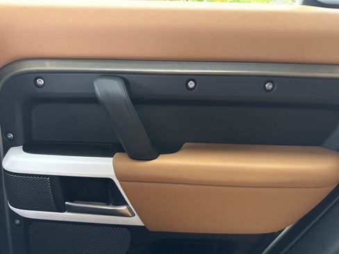 Used 2024 Land Rover Defender 110 S image 15