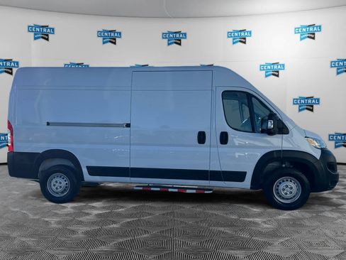 Used 2025 RAM ProMaster 2500 w/ Convenience Group image 7