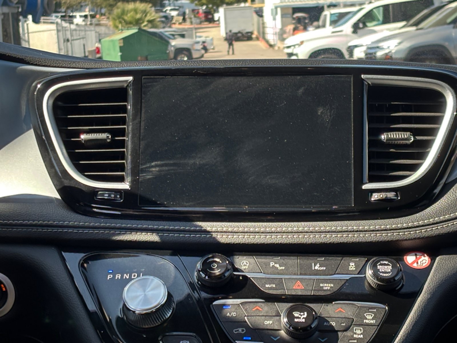 Used 2026 Chrysler Pacifica Limited FWD image 21
