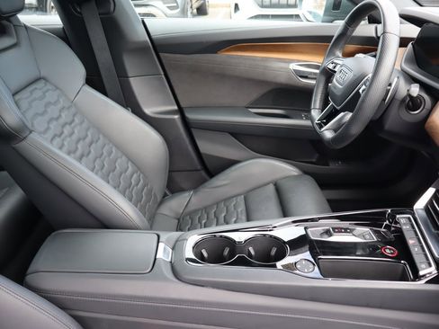 Used 2022 Audi e-tron GT Premium Plus AWD/4WD image 15