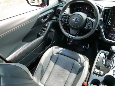 Certified 2025 Subaru Crosstrek 2.5i Limited w/ Popular Package #3A AWD/4WD image 9