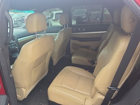 Used 2016 Ford Explorer XLT w/ Equipment Group 202A image 11
