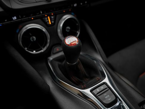 Used 2022 Chevrolet Camaro ZL1 RWD image 51
