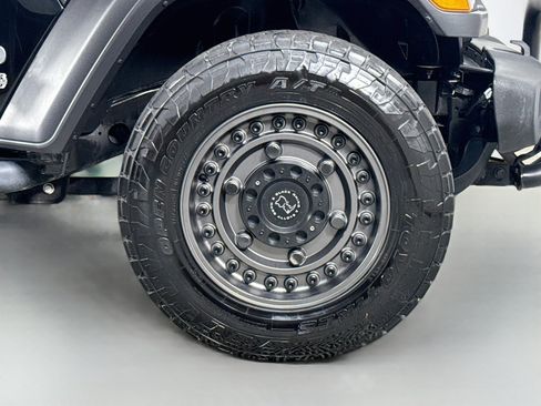 Used 2021 Jeep Wrangler Unlimited Sport AWD/4WD image 32