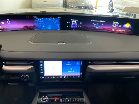 New 2026 Lincoln Navigator Reserve image 25