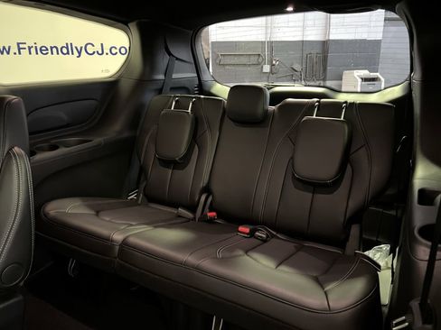 New 2026 Chrysler Pacifica Select image 29