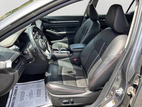 Used 2024 Nissan Altima 2.5 SR FWD image 24