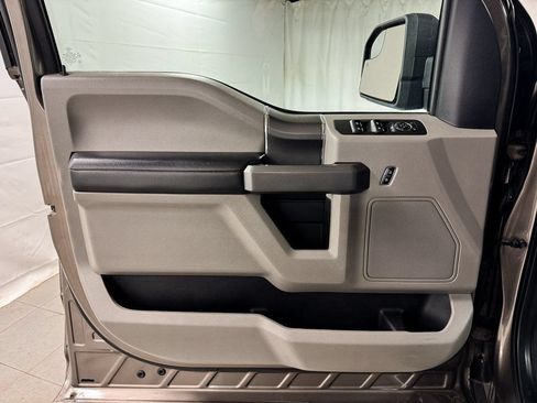 Used 2019 Ford F150 XLT w/ Equipment Group 302A Luxury AWD/4WD image 13