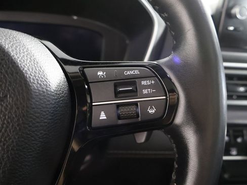 Used 2025 Honda Pilot Elite image 51