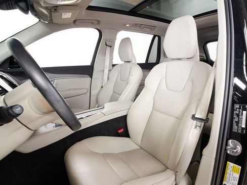 Certified 2023 Volvo XC90 B6 Plus w/ Protection Package Premier AWD/4WD image 19