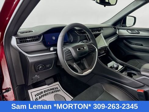 Used 2024 Jeep Grand Cherokee Altitude image 9