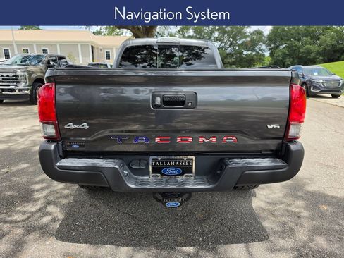 Used 2019 Toyota Tacoma SR5 AWD/4WD image 3